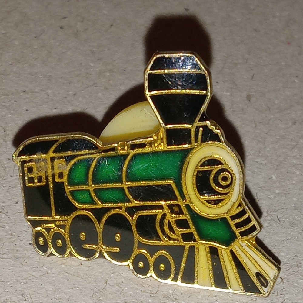 Steam Engine Train Pin